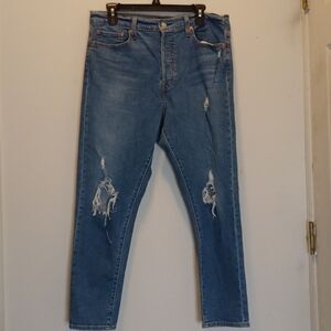 Levi's wedgie distressed ankle jeans